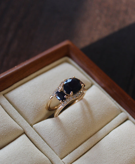 La Reine Sapphire ring