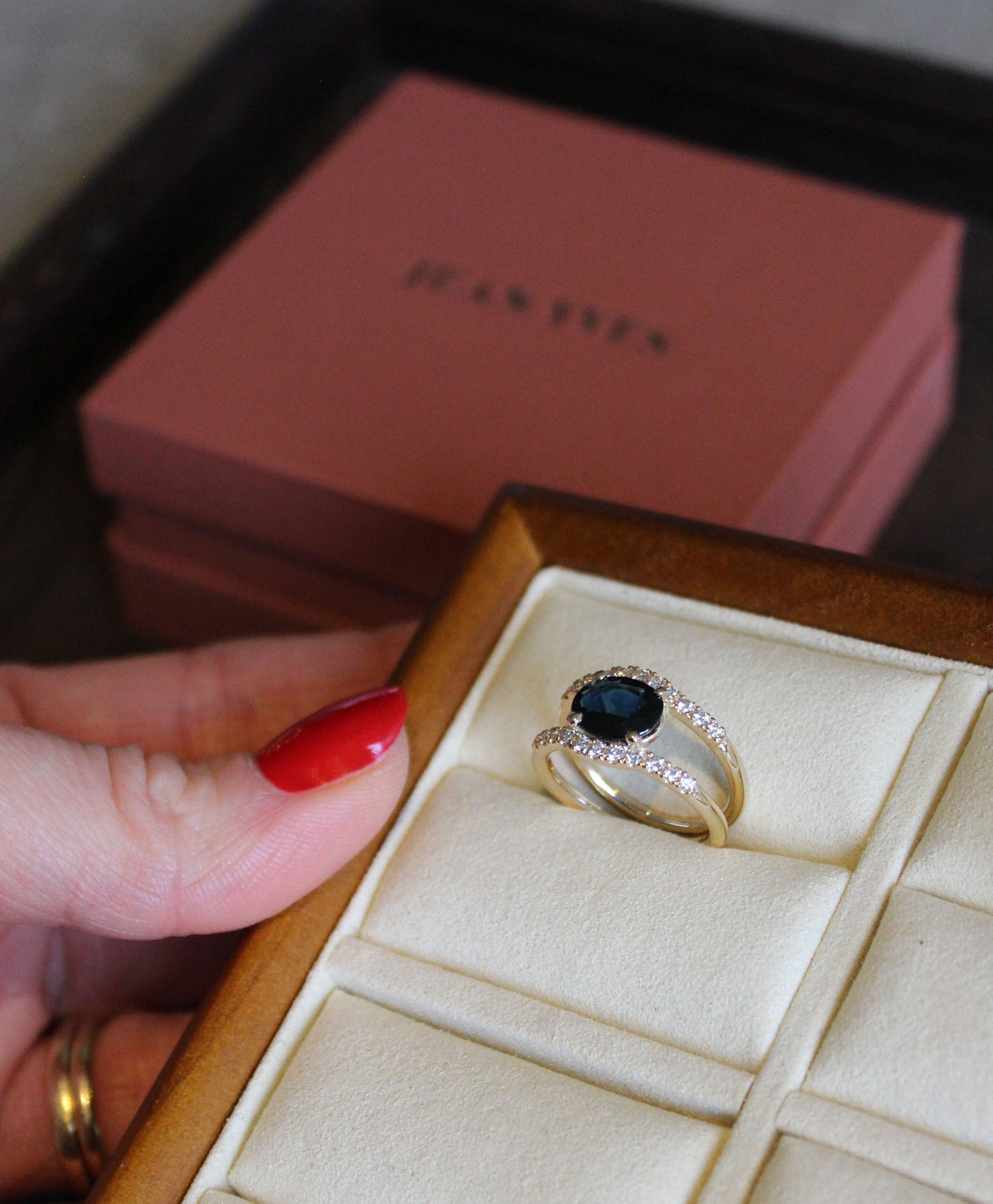 Le Trésor Cru Ring.