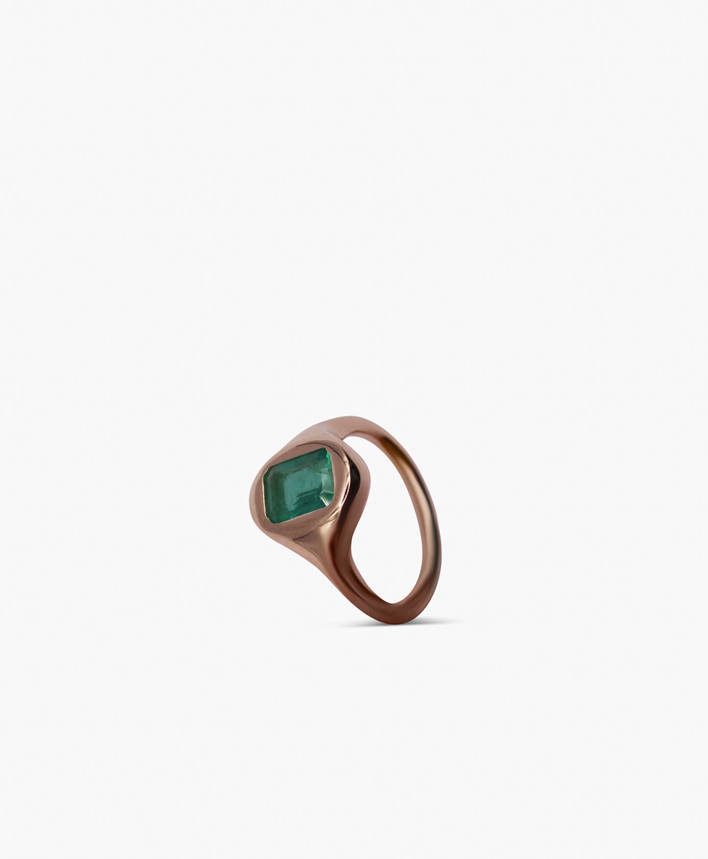 La Jolie Pink Ring Emerald edition.