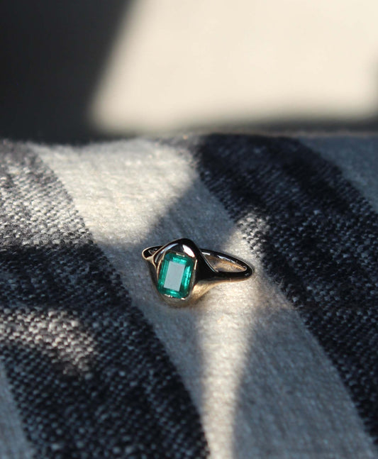 La Jolie Pink Ring Emerald edition.