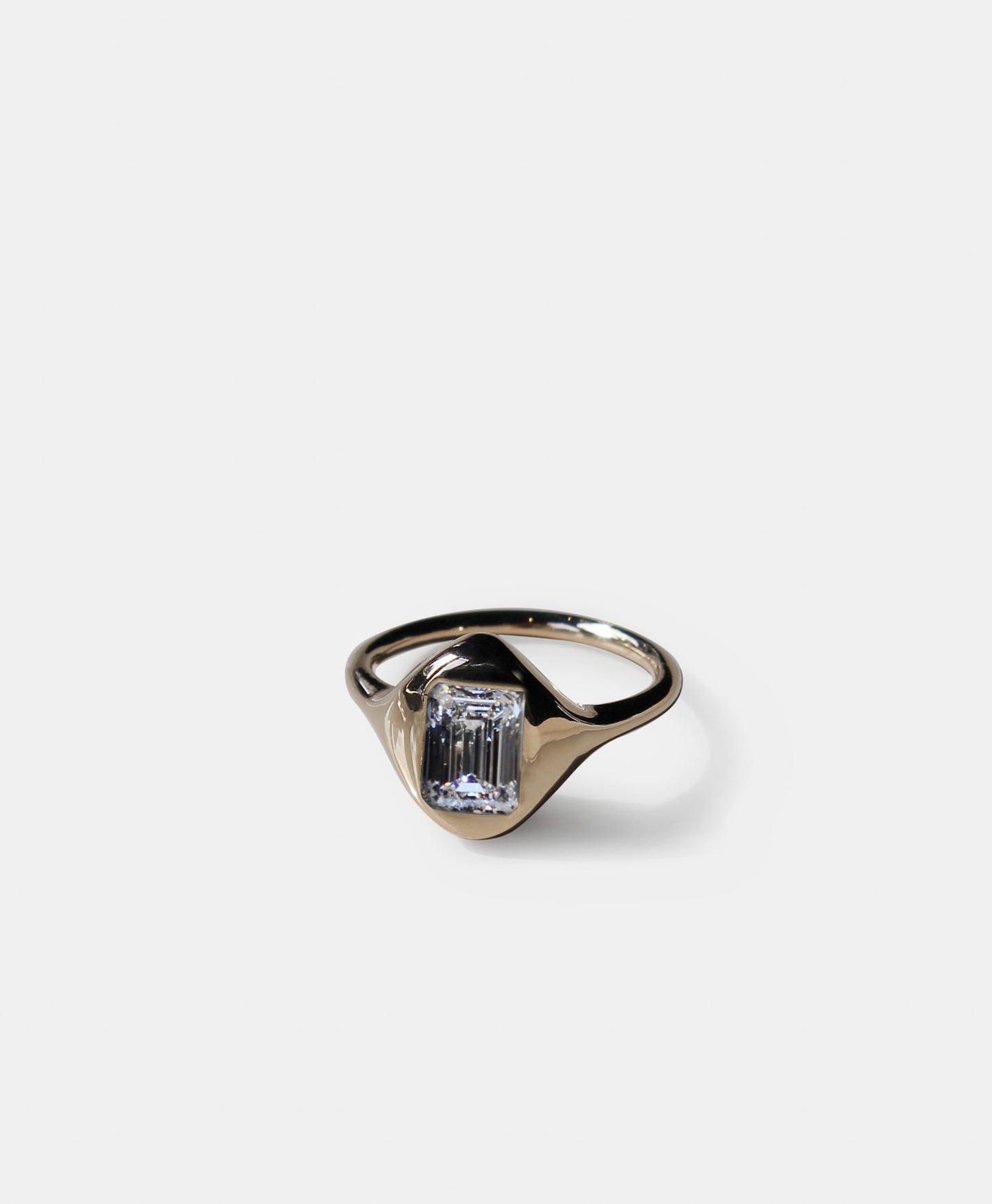 La Jolie ring Lab Diamond edition.