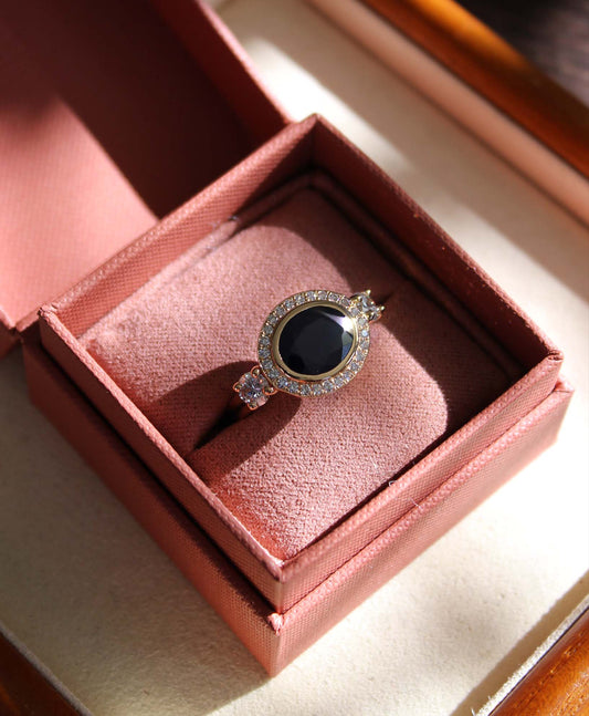 La Romance Ring.